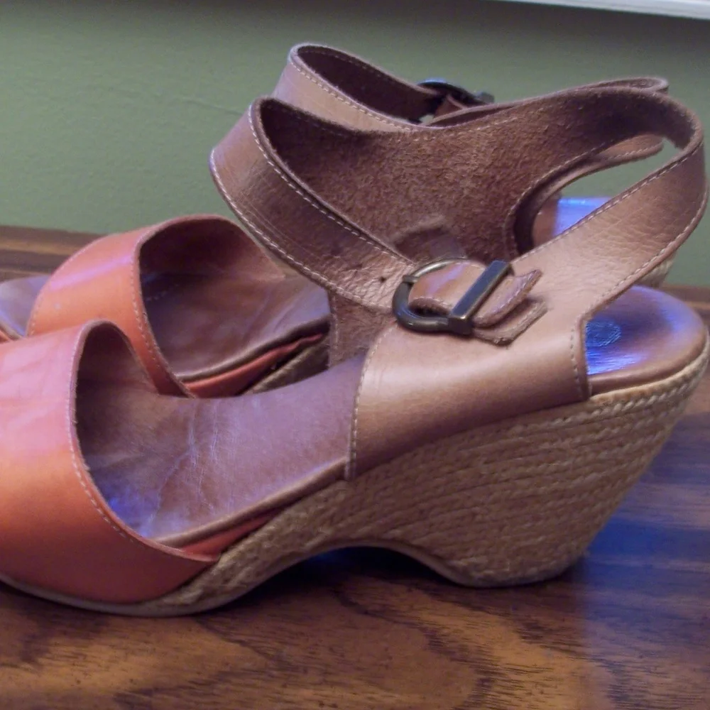 Open Toe Sandals - Picture 2 of 4